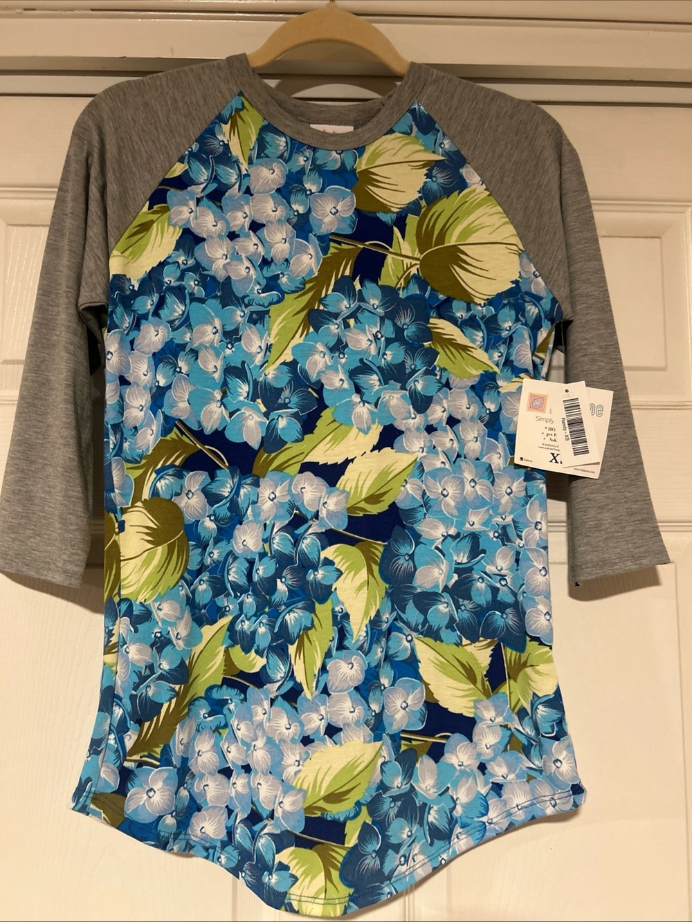 LuLaRoe NWT Randy T Size XS Blue Floral Body W/ Gray Sleeves!
